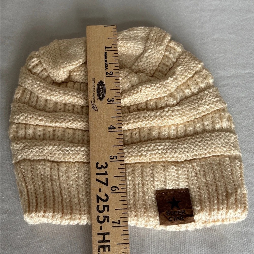 SUPER STAR Soft Rib Knit Beanie Winter Hat Cream Youth Size M NWOT